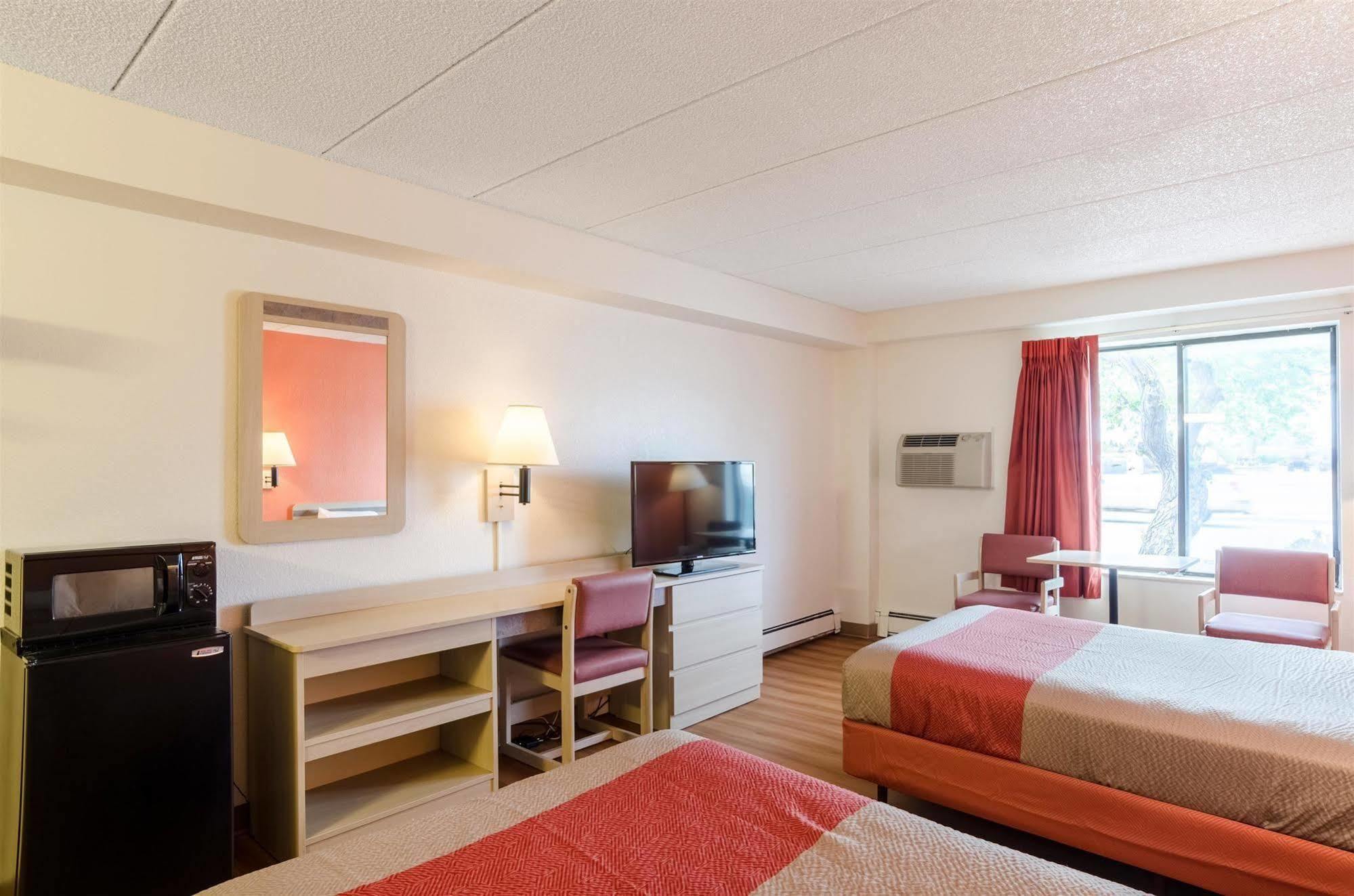 Baymont By Wyndham Gillette Hotel Bagian luar foto